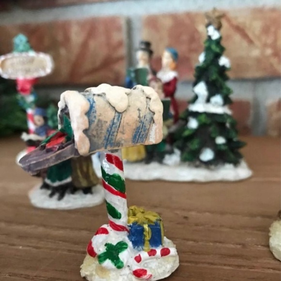 Department 56 Holiday Village Miniature Christmas Figurine Set - Picture 6 of 9